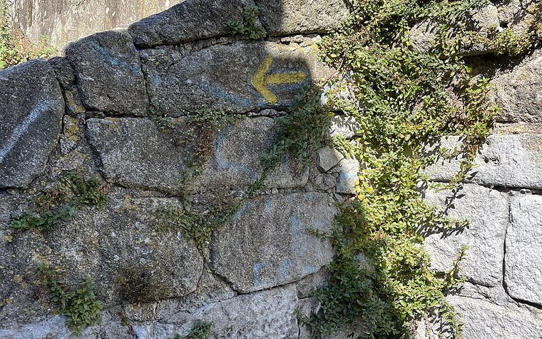 Flecha amarilla del Camino de Santiago